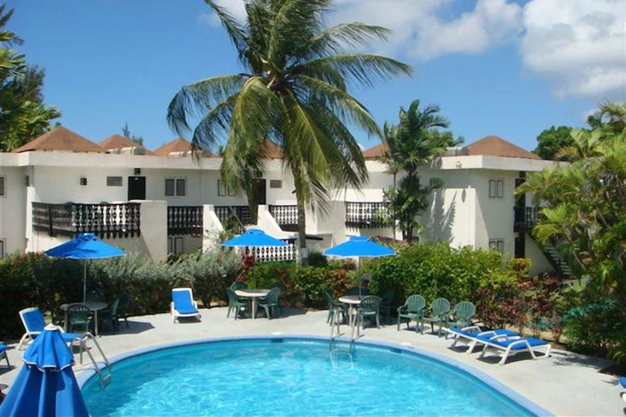 Plum Tree Club Apartment Christ Church Bagian luar foto