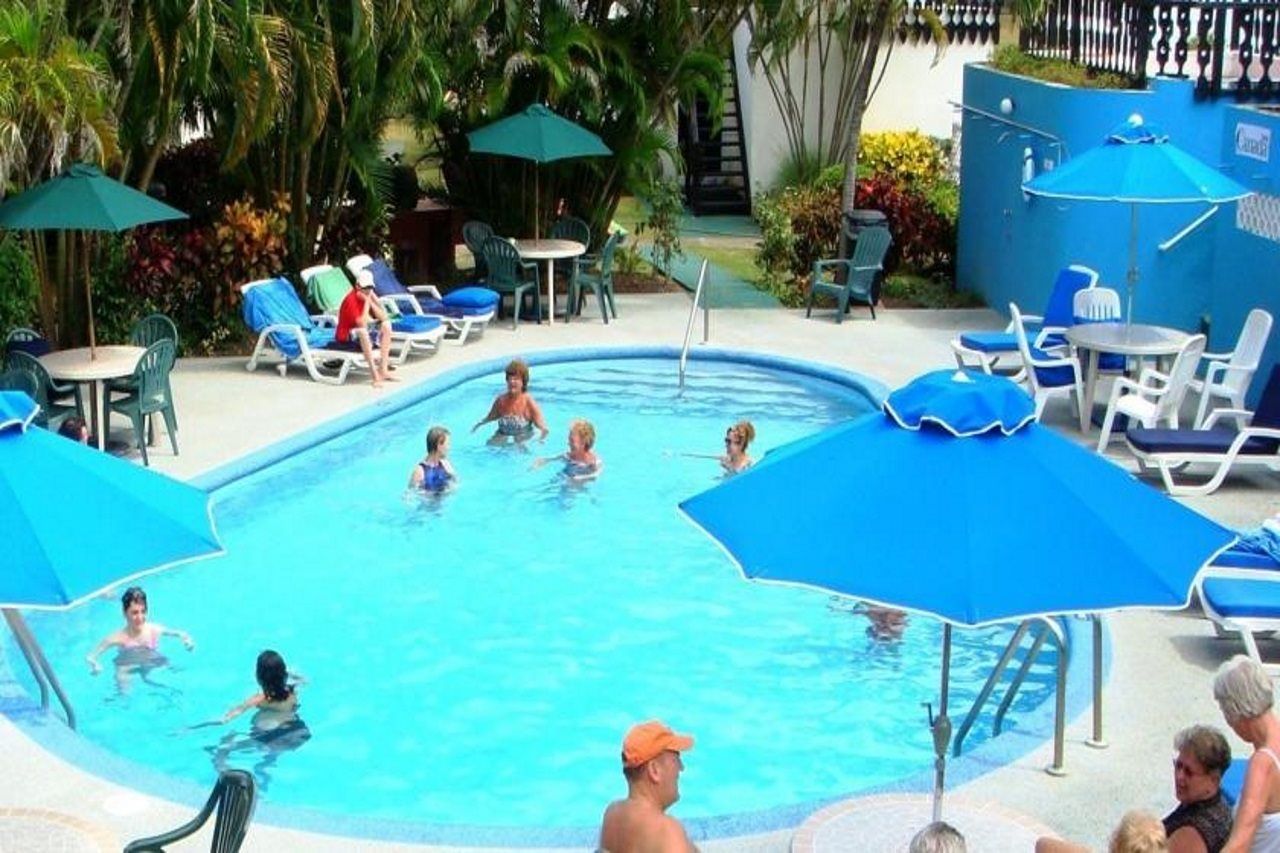 Plum Tree Club Apartment Christ Church Bagian luar foto