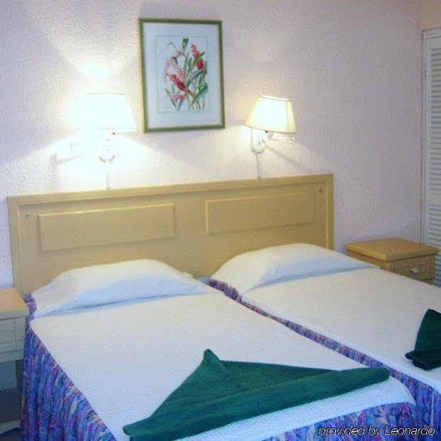 Plum Tree Club Apartment Christ Church Bagian luar foto